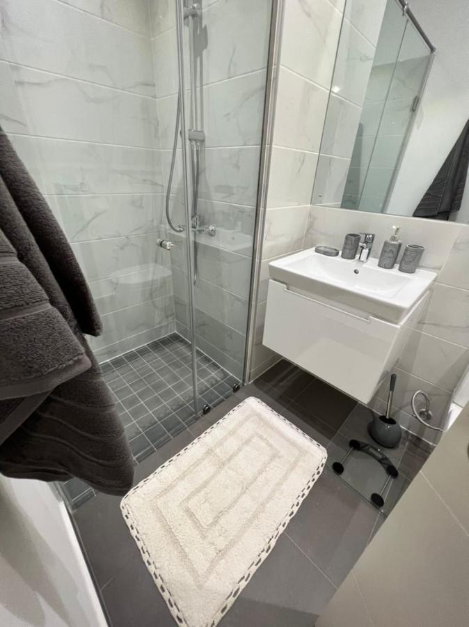The Lennox Luxury Apartment Аккра Екстер'єр фото