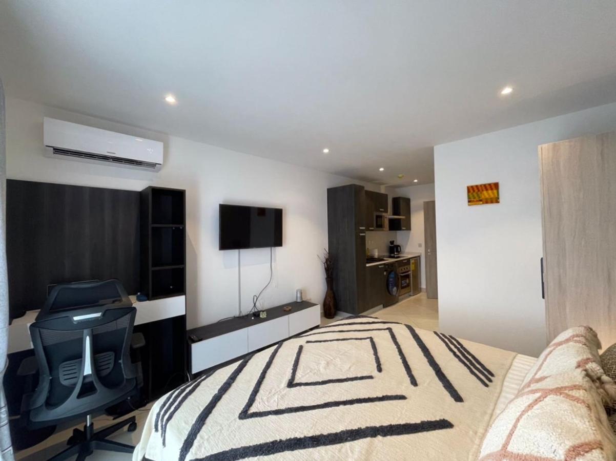 The Lennox Luxury Apartment Аккра Екстер'єр фото