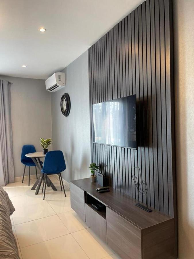 The Lennox Luxury Apartment Аккра Екстер'єр фото